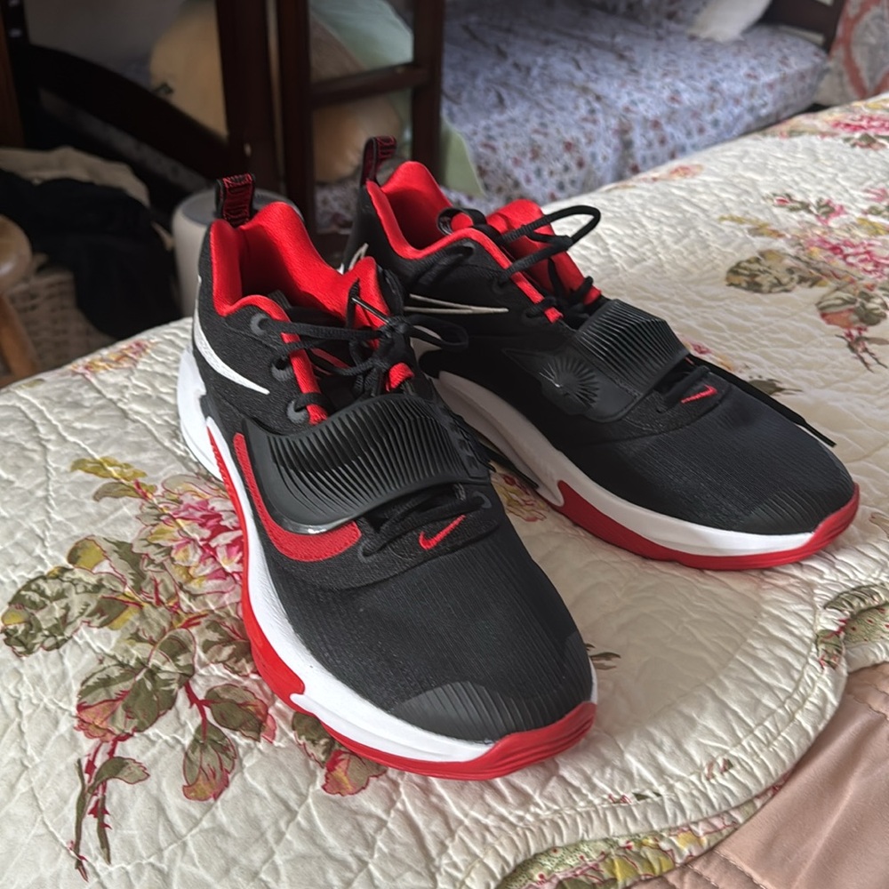 [BRAND NEW] Nike Freak 3 Black and Red Men’s Shoes, Size 13